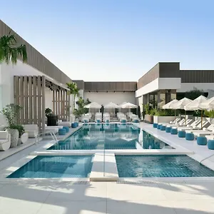 Sheraton Grand Hotel, Otel